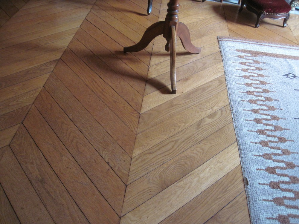 Oak chevron solid flooring